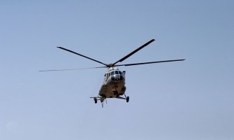 Helikopter sa petoro ljudi srušio se u jezero