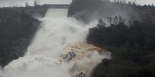 UŽIVO pucanje najveće brane u SAD (VIDEO)