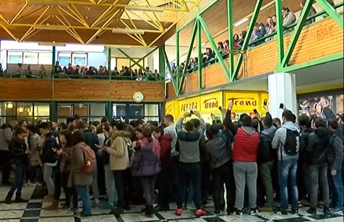 Gimnazijalci iz Nikšića podržali akciju 