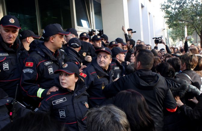 Naknade za majke će biti ukinute?