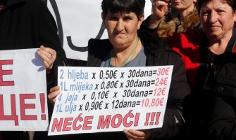 Pejak: Ukidaju socijalne naknade, smanjiće plate prosvjetarima i zdravstvenim radnicima