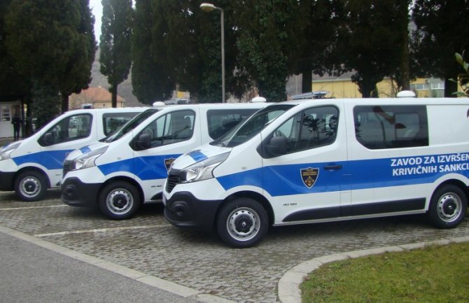 ZIKS kupio 4 vozila za sprovođenje pritvorenih i osuđenih lica