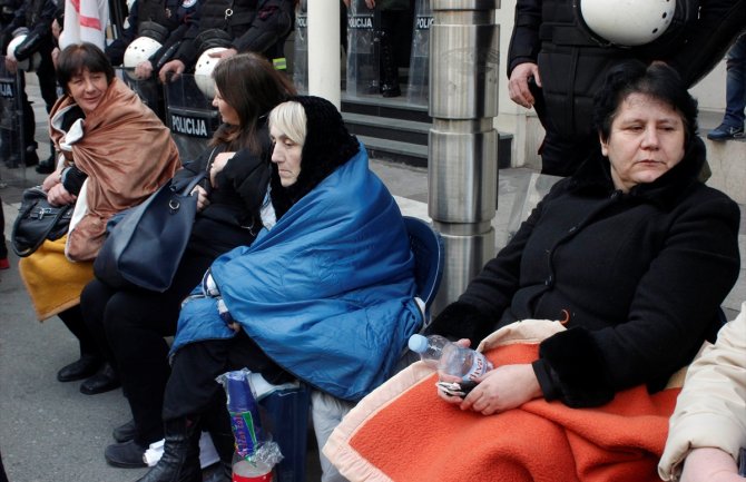 Naknade majkama neće biti ukinute