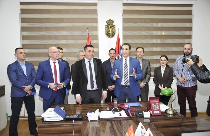 ''Crnogorska vlast ne želi referendum o najbitnijim istorijskim pitanjima''