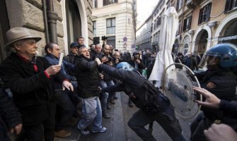 Italija:Protest taksista širom zemlje,sukobili se sa policijom