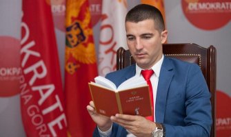 Bečić: Centar za socijalni rad onemogućava majkama da predaju žalbe?!