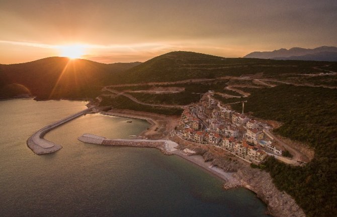 Luštica Bay uložila preko 50 hiljada eura u Mjesnu zajednicu Krtoli