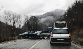 Nezgoda na putu Podgorica-Kolašin, vozači oprez zbog odrona