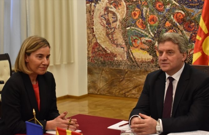 Ne dozvoliti da se politička kriza pretvori u etnički sukob