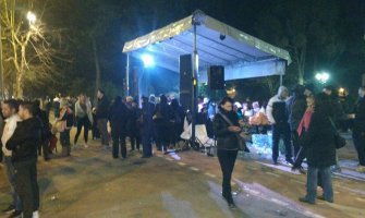 Majke prepjevale noć