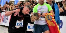Maratonci iz Crne Gore rasplakali Split: Na rukama nosili takmičara da završi trku