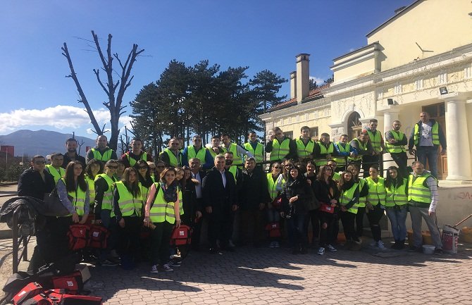 Omladina SD uređivala Gradsku kuću u Nikšiću