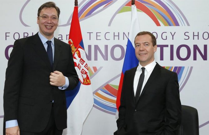 Medvedev  čestitao rođendan Vučiću