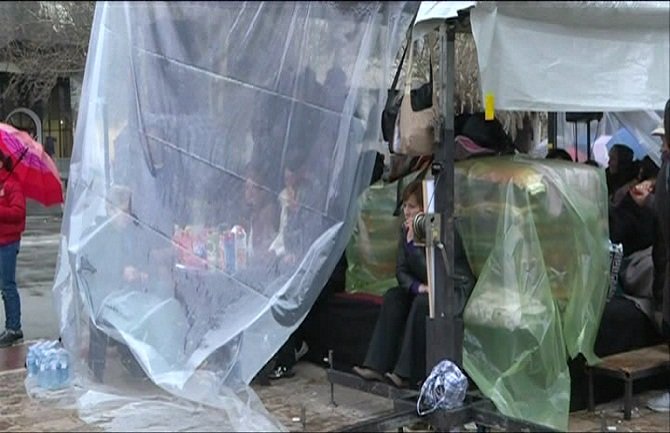 Majke ostaju ispred Skupštine do 12.marta