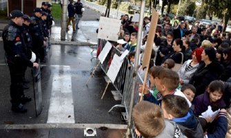 Vlada nije nadležna za problem Zagoričana