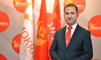 I poslanik Pejović državljanin Srbije?