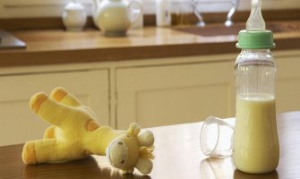 Zdravstvenim radnicima zabranjeno da predlažu zamjenska mlijeka