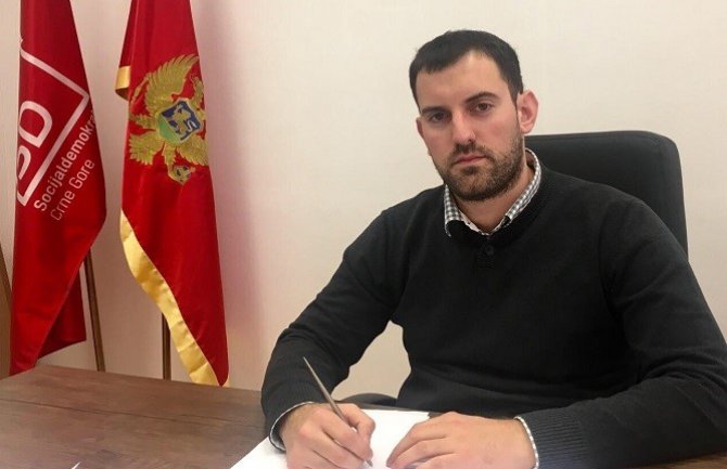 Šuster: URA je politička gromada koja ne može ni listu da sastavi