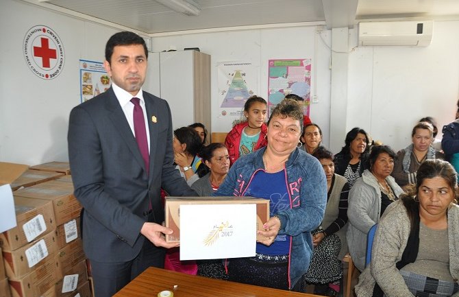 Ambasada UAE donirala 1200kg urmi stanovnicima kampa Konik