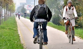 Policija traga za biciklistom koji kiselinom prska žene u Berlinu