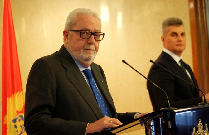 Saradnja vlasti i opozicije umjesto ponavljanja izbora, što prije prekinuti protest