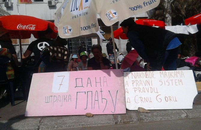 Sedmica gladi pred Parlamentom