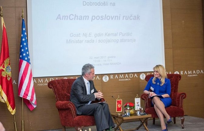 Zakoni u oblasti rada definišu odgovornosti poslodavaca i zaposlenih