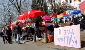 Majke prekidaju štrajk glađu: Neće nas gledati kako umiremo