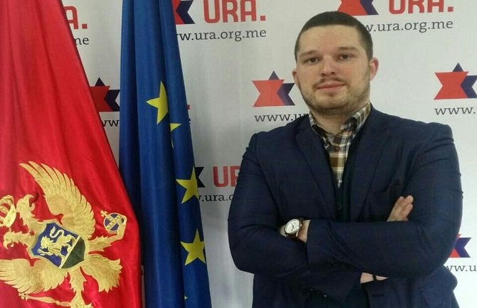 URA: Željeznički prevoz u kolapsu, vlast odavno iskočila iz šina