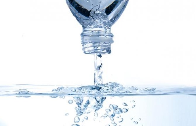 Pored 7 crnogorskih fabrika u prošloj godini uvezeno 40 miliona litara vode