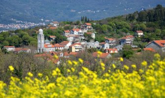 Sanirano autobusko stajalište u Radovićima