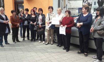 Majke bez prava na naknadu: Od države imamo samo vazduh