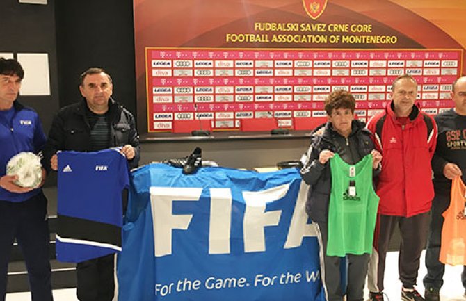 Ženski fudbalski klubovi dobili Adidas opremu