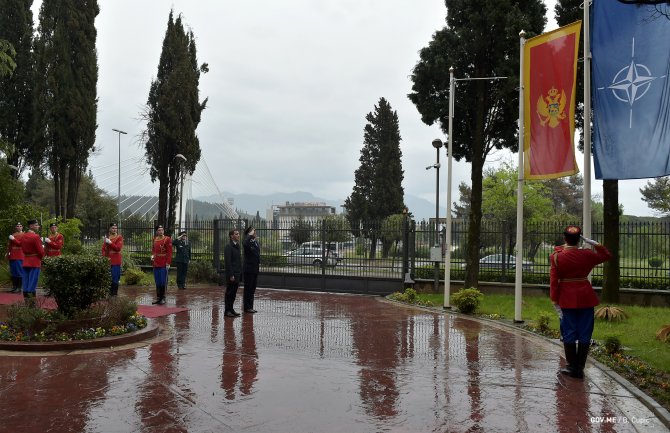  Dan NATO-a: Podignuta zastava Alijanse ispred Ministarstva odbrane 