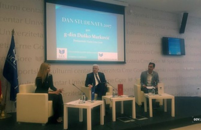 Studenti osnovnih i master studija neće plaćati naknadu za studiranje