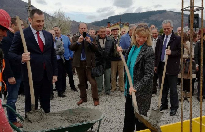 Berane: Grade 94 stana za izbjeglice