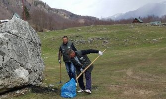 Zaposleni u NP Prokletije organizovali akciju čišćenja