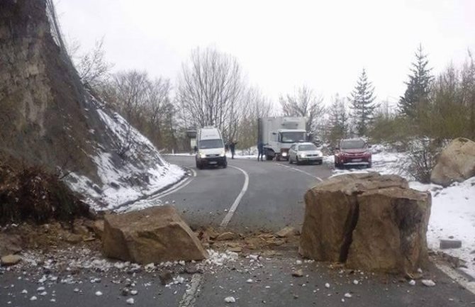 Odron na putu Đurđevića Tara-Pljevlja