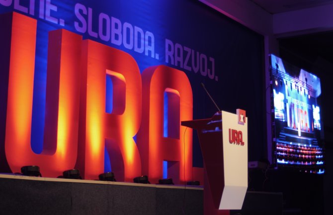 URA: Ni centa za ulcinjske klubove, dok Cungu bistri globalnu politiku