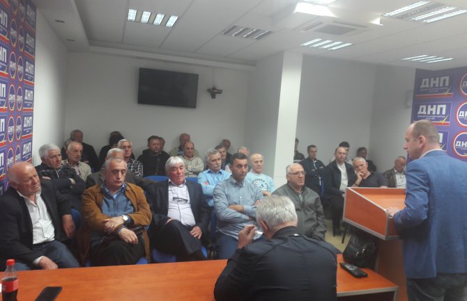 DNP: U petak dođite na protestni skup na Cetinju