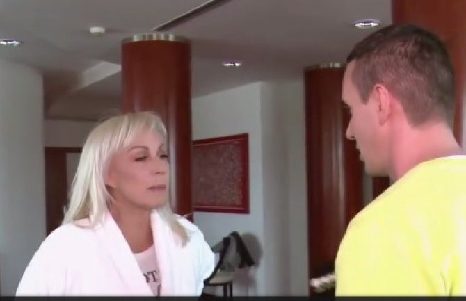 Lepa Brena ošamarila voditelja svoje televizije (VIDEO)