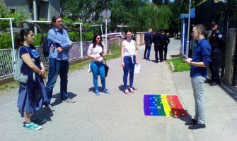 Protest ispred ruske ambasade zbog gej logora u Čečeniji