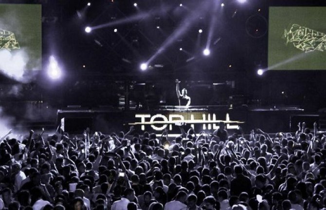 Pod blokadom i diskoteka Top Hill