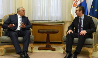 Mandić zatražio od Vučića da internacionalizuje 