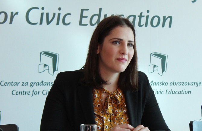 Prilikom upisa djece u školu roditelji ne moraju da strahuju od zloupotrebe ličnih podataka