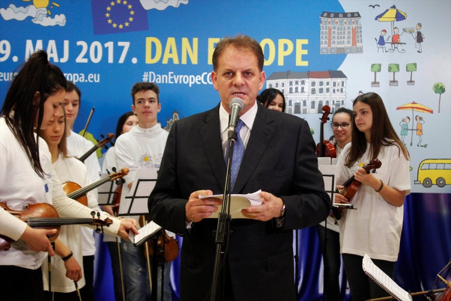 2017050922356293521883606Web