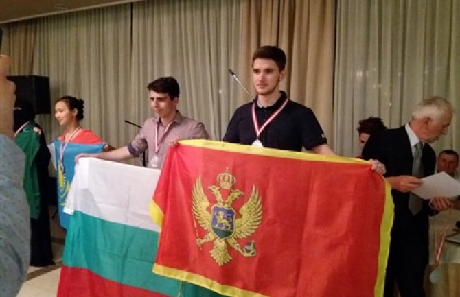Srebro i bronza za crnogorske učenike na Balkanskoj matematičkoj olimpijadi