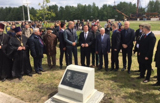 Milan Knežević u Voronježu otkrio spomen-ploču admiralu Zmajeviću 