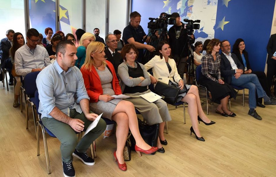 1848531211948251639727995970303393365620830n