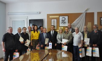 Preko 20.000 građana se prijavilo da dobrovoljno da krv: Uručena priznanja najzaslužnijim davaocima